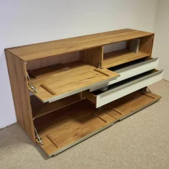 Sideboard Ramos in Astbuche Massiv Naturbelassen Geölt Frontakzente Glas Weiß mit Beleuchtung