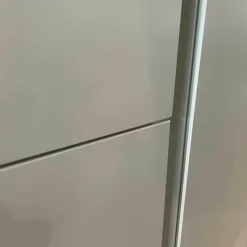 Sideboard Raumteiler Jorel Lack Kristallweiß Abdeckplatte Eiche Dunkel