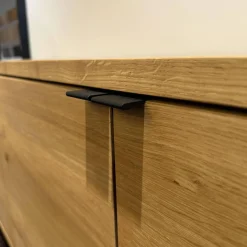 Sideboard SC21 Eiche Natur Geölt Mit Ästen Füße Y Gestell H23 RAL9005 Tiefschwarz Schwarz