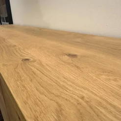 Sideboard SC21 Eiche Natur Geölt Mit Ästen Füße Y Gestell H23 RAL9005 Tiefschwarz Schwarz