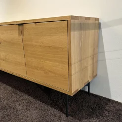 Sideboard SC21 Eiche Natur Geölt Mit Ästen Füße Y Gestell H23 RAL9005 Tiefschwarz Schwarz
