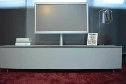 Sideboard Scala Silber Glas mit Rückwandbeleuchtung und TV-Halterung