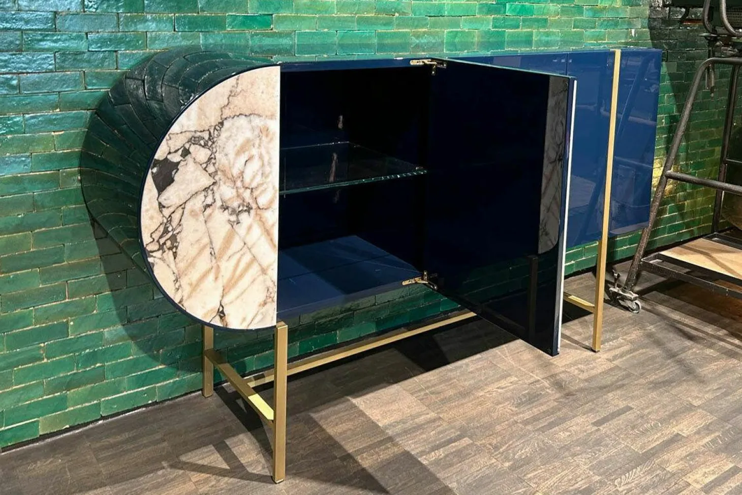 Sideboard Selene Mobile Hochglanzlack Laccature Dunkelblau Einsatz Marmor