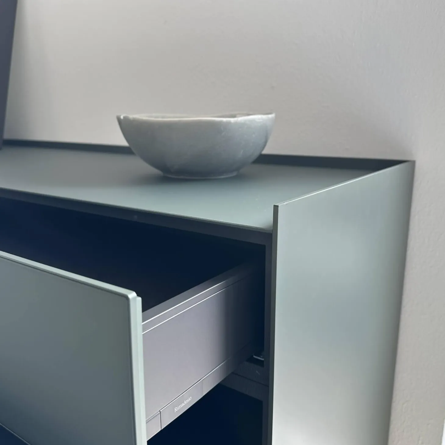 Sideboard Self Bold Glas Matt Verde Lichte 147 Grün Gestell Metall Verde Lichte 314 Grün Lackiert