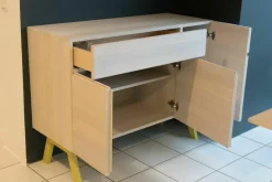 Sideboard Side Baby Atelier Eiche massiv Korpus Eiche Kalk Gebeizt Füße Zinkgelb Lackiert