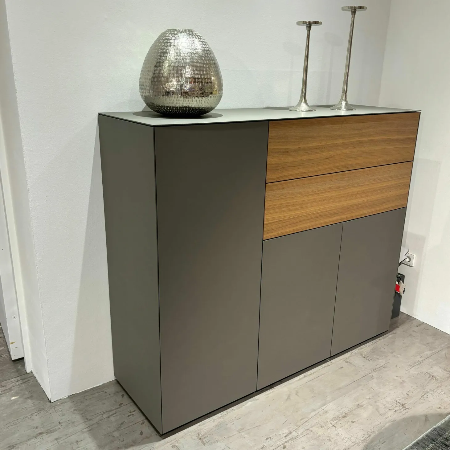 Sideboard Side Smart Lack GN Granite Grau Und Smart Lack Fenix FE GRL Grigio Londra Grau Akzente Raw American Walnut