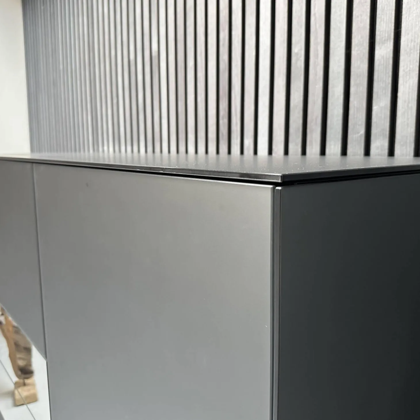 Sideboard Soma Korpus Lack Schwarz Matt Gittergestell Metall Schwarz Abdeckplatte Grau Spiegel Matt