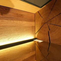 Sideboard 418T Vara Kerneiche Umato Sägerau Gebürstet Titan Grau Mit Vitrine 9612 Beleuchtung Kufen 1045 Anthrazit