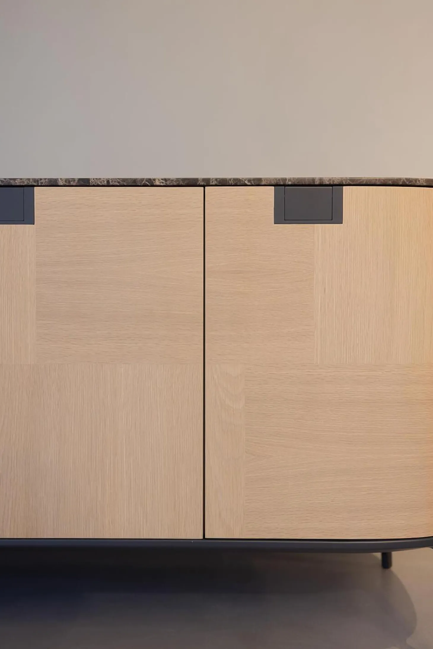 Sideboard Tesaurus Front Eiche Hell Innen Ahorn Frise Abdeckplatte Marmor Emperador Grau