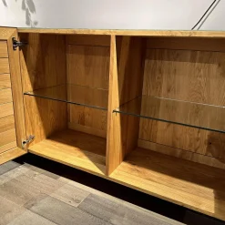 Sideboard Tratum Knorrige Eiche Massiv Floatglas Matt 137 Platin Grau Inklusive Bareinteilung Und Barfach Verspiegelt