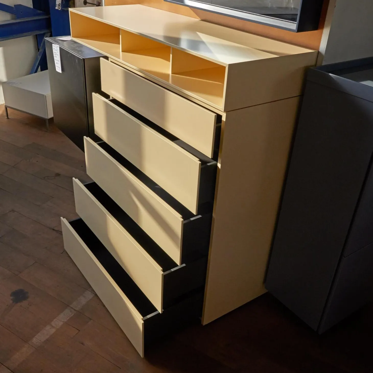 Sideboard Und Offenes Element Cosmo Sonderlack Sikkens F2.15.85 Pastell Orange