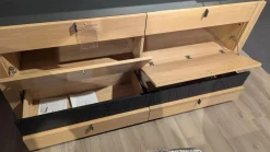 Sideboard V-Aura Eiche Geölt Akzent Lärche Schwarz mit LED-Beleuchtung