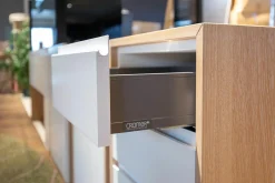 Sideboard Velare Eiche Weißöl Front Verkehrsweiß 9016 Füße Chrom Mit Schubkästen