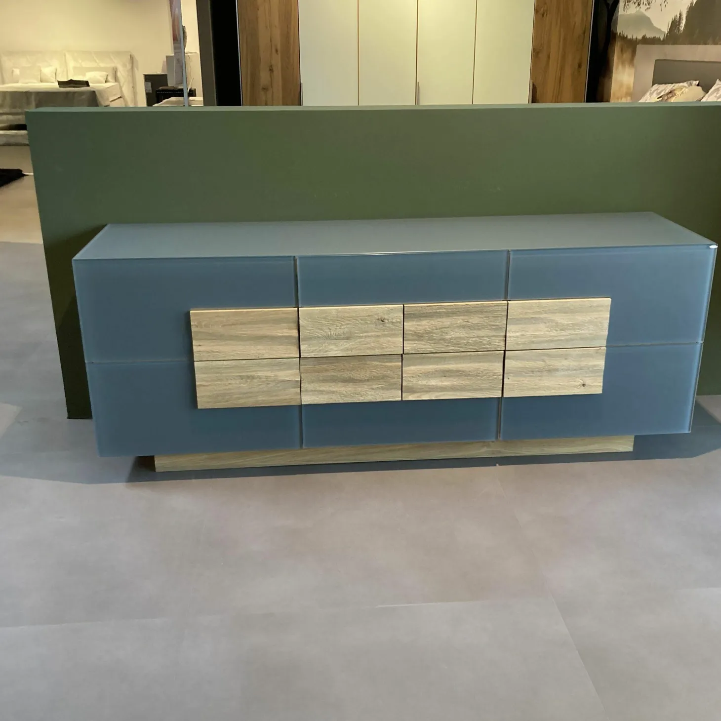 Sideboard V-Montanara Wildeiche Geölt Front Glas Grau
