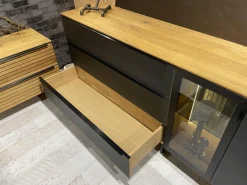 Sideboard WK 490 Baristo Asteiche Massiv Natur Belassen Geölt Front Farbglas Anthrazit Mit LED Beleuchtung