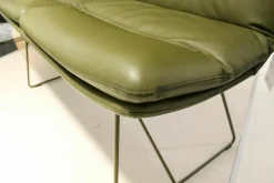 Sitzbank Arva 3,5-Sitzer Leder Sauvage Avocado 8116 Grün Drahtkufengestell Struktur Olive