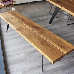 Sitzbank Talio Knorrige Eiche Rustiko Geölt Inklusive Mittelfuge Harz Ausgegossen Gestell Edelstahl Schwalben Schwarz