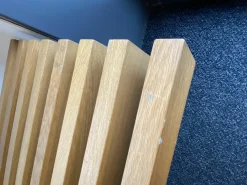 Sitzbank Tix mit Massivholzleisten Eiche Natur Geölt Gestell Aluminium Gebürstet