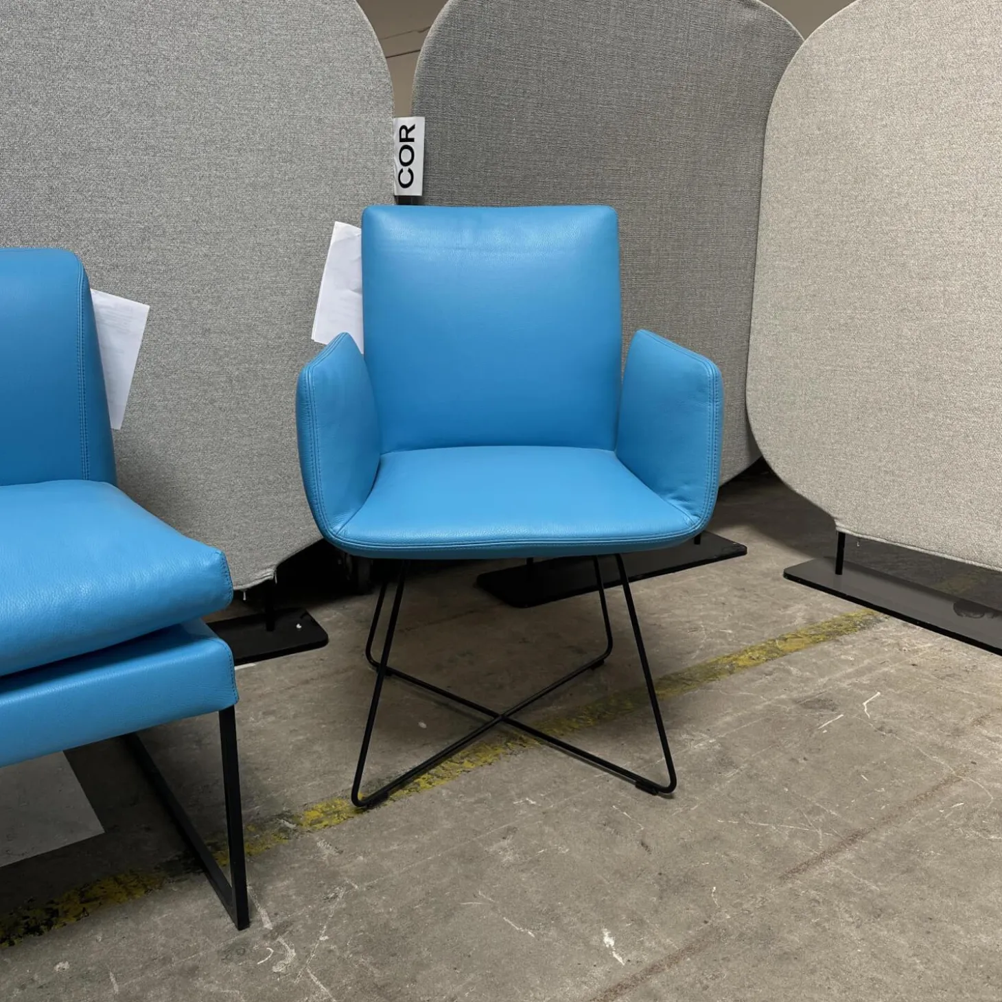 Sitzgruppe Jalis Und Mell Leder 109 Napoli 5856 Petrol Blau Gestell Draht Schwarz Pulverbeschichtet