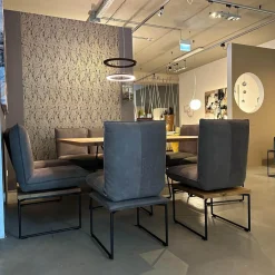 Sitzgruppe Tablo Leder Navajo Elefant 2020 63 Plateau Alteiche Und Plateau Bezogen Leder Untergestell Pulverbeschichtet Schwarz Matt Ohne Tisch