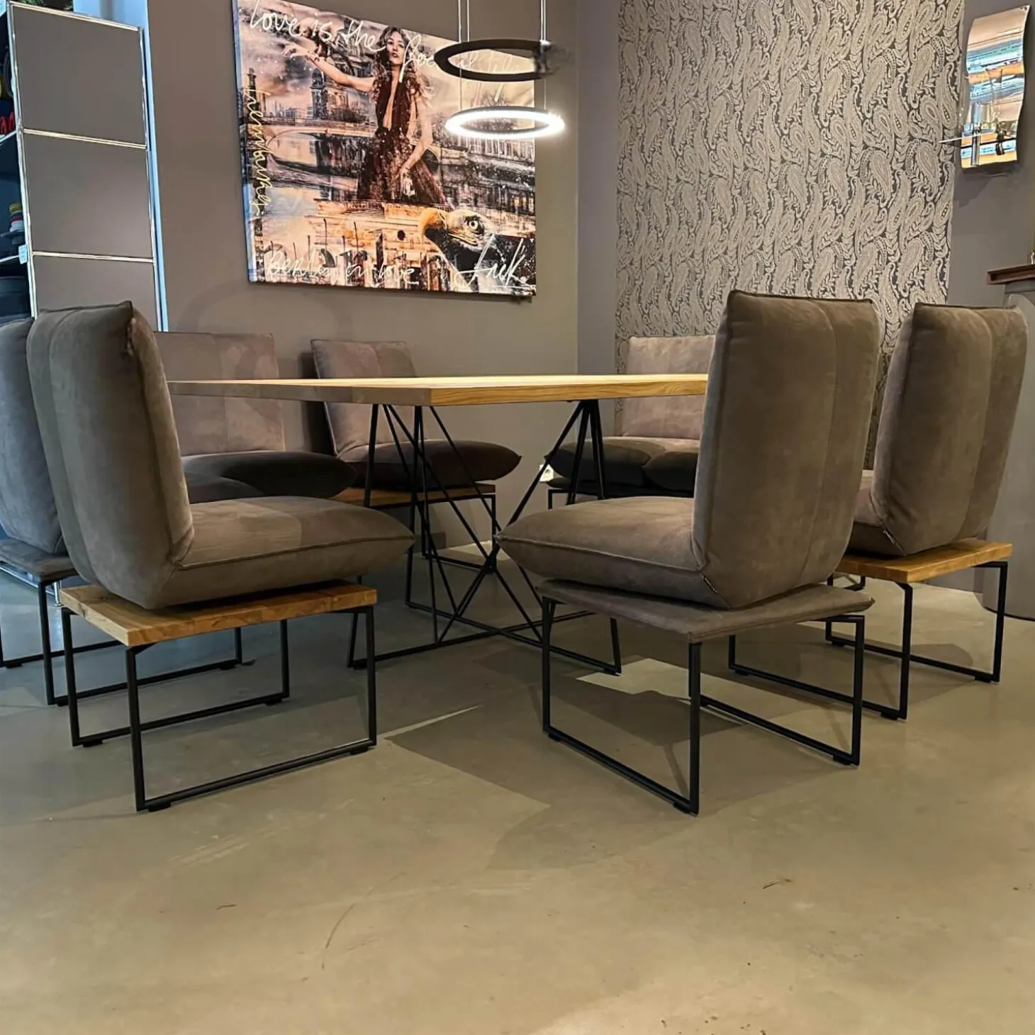 Sitzgruppe Tablo Leder Navajo Elefant 2020 63 Plateau Alteiche Und Plateau Bezogen Leder Untergestell Pulverbeschichtet Schwarz Matt Ohne Tisch