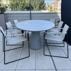 Sitzgruppe Tisch Conix Ellipse Platte Beton Cement Grau Stuhl Strappy 55 Polster Natural Linen Beige Gestell Anthrazit