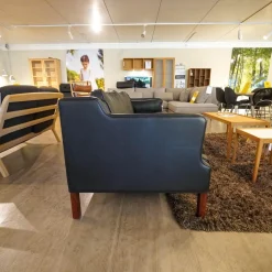 Sofa 74 Mass Bezug Leder Schwarz Gestell Mahagoni Gebeizt