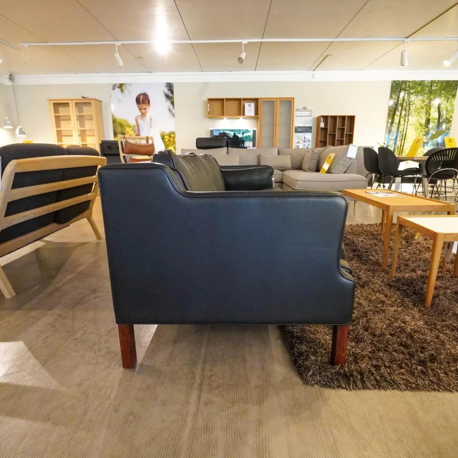 Sofa 74 Mass Bezug Leder Schwarz Gestell Mahagoni Gebeizt