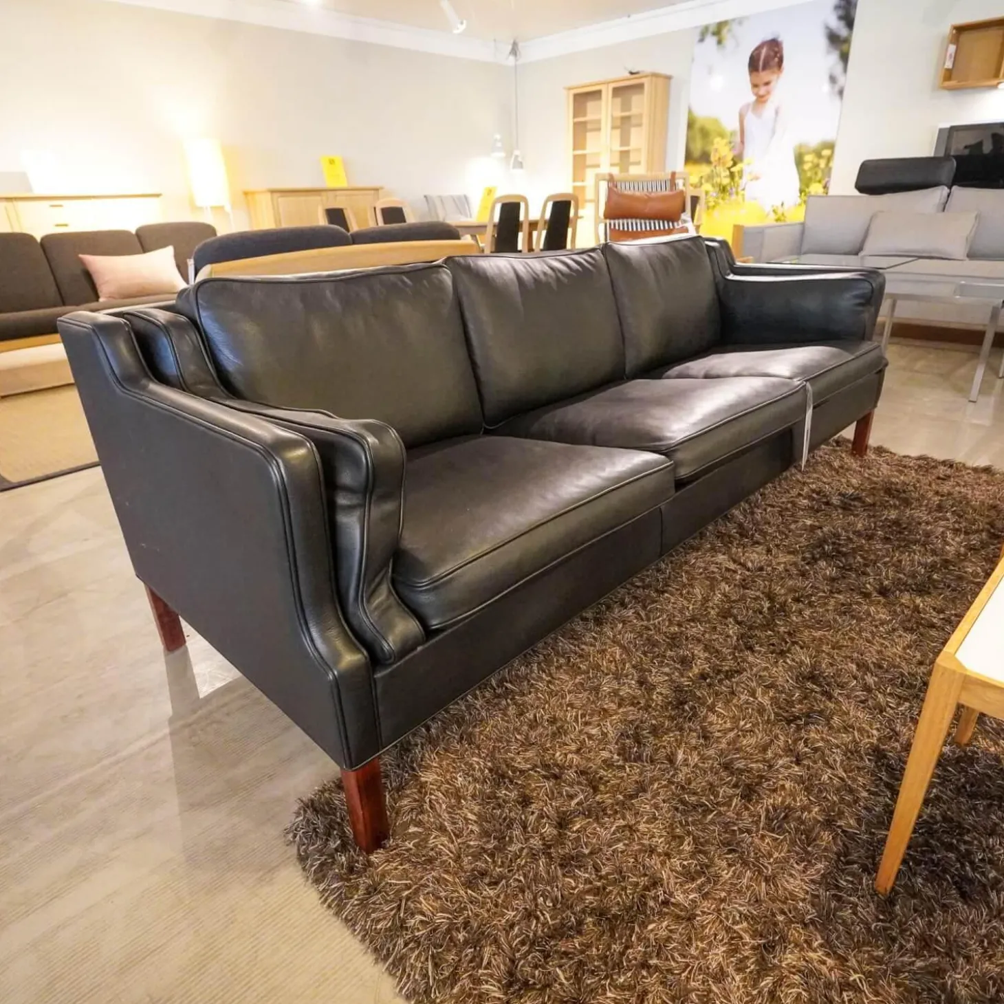 Sofa 74 Mass Bezug Leder Schwarz Gestell Mahagoni Gebeizt