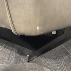 Sofa Adora Bezug Leder Kenia LG1 Grey Grau Füße Schwarz 01BL