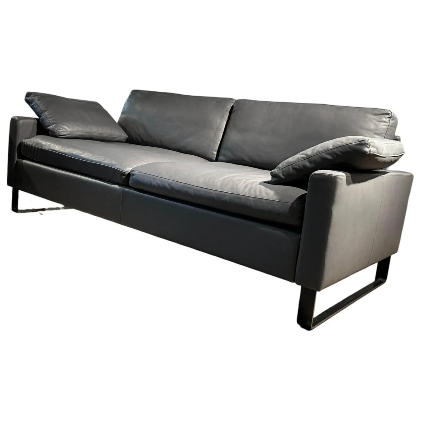 Sofa Alba Leder 5669 95 Grau Metallkufe Schwarz Pulverbeschichtet