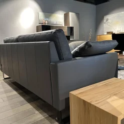 Sofa Alba Leder 5669 95 Grau Metallkufe Schwarz Pulverbeschichtet