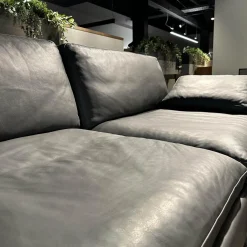 Sofa Alba Leder 5669 95 Grau Metallkufe Schwarz Pulverbeschichtet