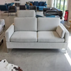 Sofa Alba M Stoff 3637 Beige Grau Fuß Chrom Glänzend Mit Integrierten Kopfstützen