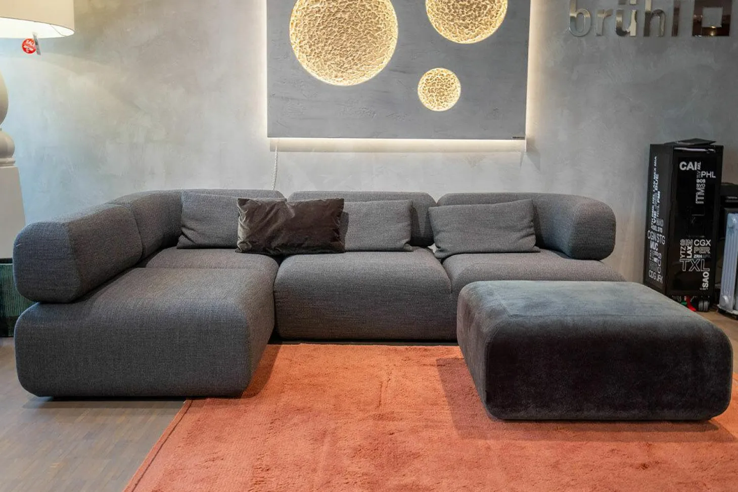 Sofa All Together Stoff 4448-99 Grau Meliert Inklusive Hocker Stoff 4473-98 Dunkelgrau