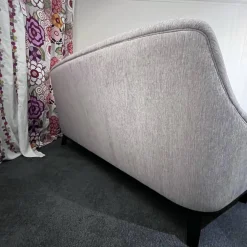 Sofa Arne Stoff 6139/35 Pink Powder Grau Rose