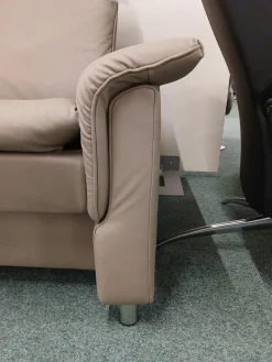 Sofa Aurora Hoch Leder Paloma Mushroom Grau Braun Creme Fuß Stahlbein Rund 8 Chrom