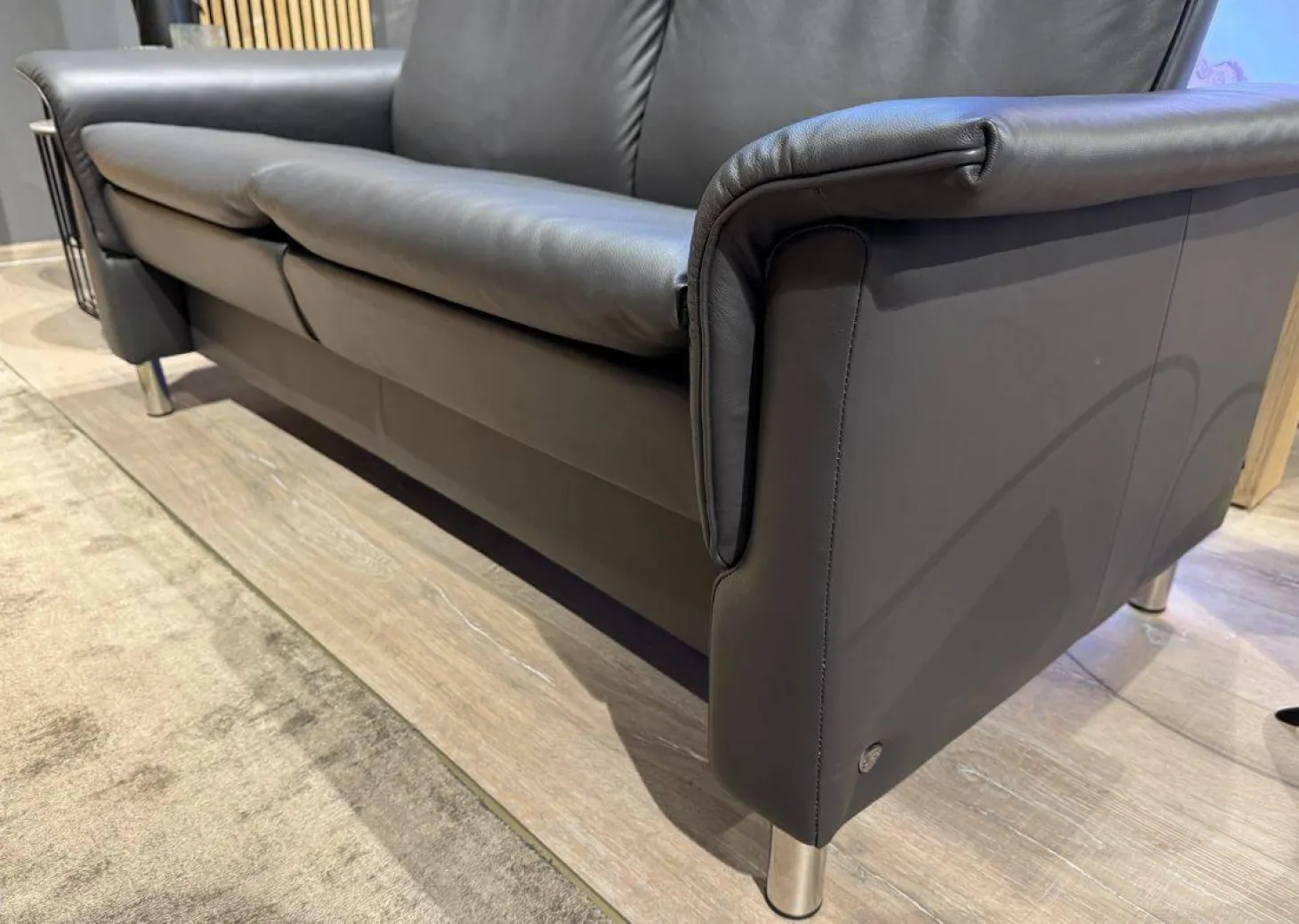 Sofa Aurora Leder Paloma Rock Fuß Edelstahl Rund Mit Verstellbarer Rückenlehne