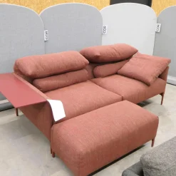 Sofa Avalanche Stoff 9202 Dunkelrot Rot Ablage Und Gestell Lack RAL 3009 Oxidrot Rot Mit Hocker