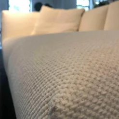 Sofa Avio Stoff Capraia 01CP Weiß mit Marmortisch