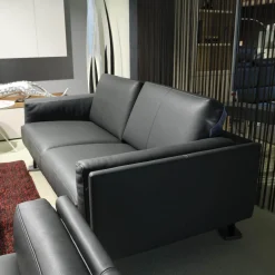 Sofa Bellice 679 B20 Vollnarbenleder Raffino 109 Shark Schwarz Grau Gestell Epoxy Granite Matt