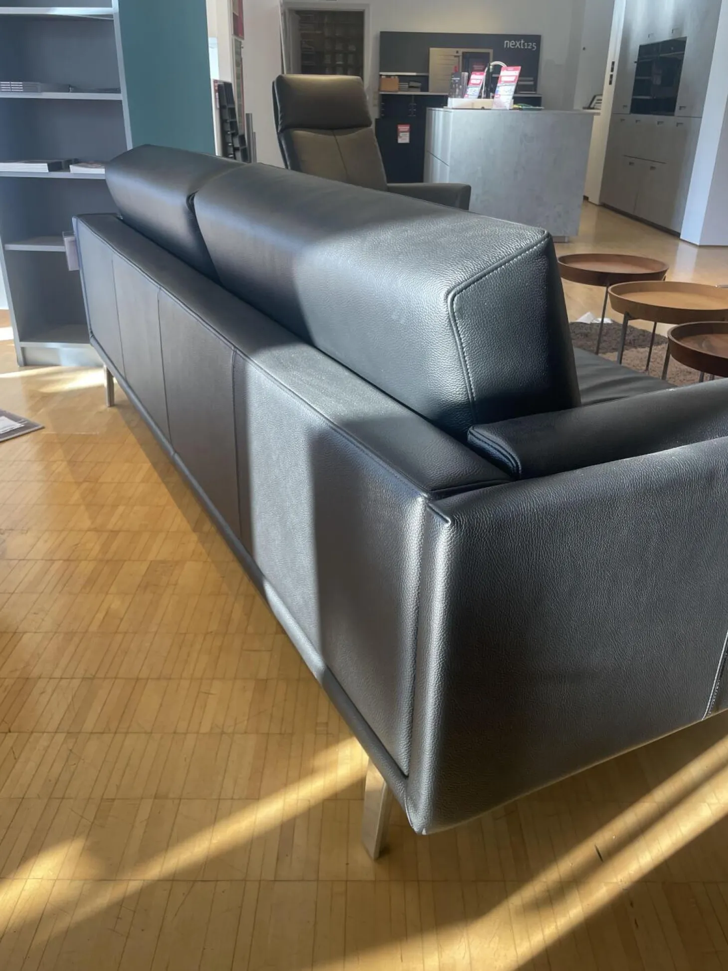 Sofa Bellice 679 Leder Senso Schwarz Füße Sobrio Aluminium