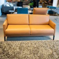 Sofa Cara Mit Kopfstütze Leder 38.111 Ockerbraun Spangenfuß Stahl Schwarz