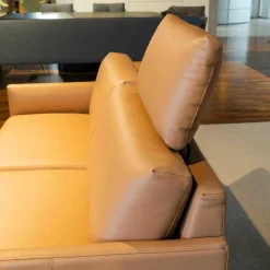 Sofa Cara Mit Kopfstütze Leder 38.111 Ockerbraun Spangenfuß Stahl Schwarz