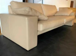 Sofa Classics 100 Leder 43.450 Beige mit Armlehnkissen