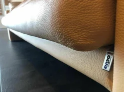 Sofa Classics 100 Leder 43.450 Beige mit Armlehnkissen