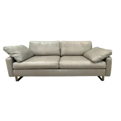 Sofa Conseta Leder Puro 911 Schlamm Grau Braun Metallkufen Schwarzchrom Inklusive 2 Armlehnkissen