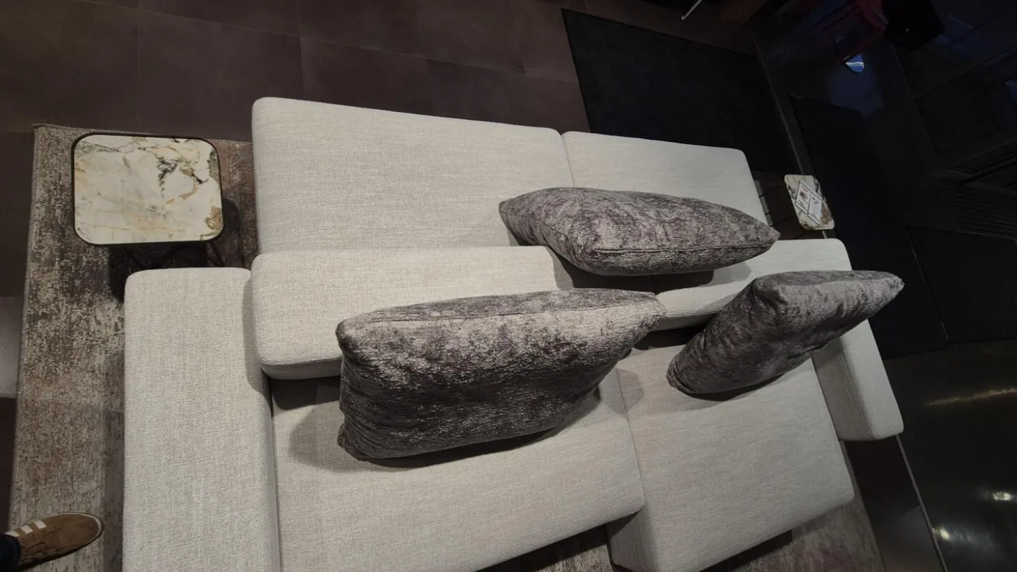 Sofa Crossline Stoff Porto 101 Creme Weiß mit 3 Kissen