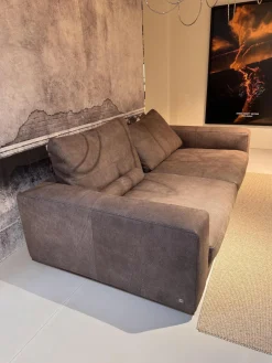 Sofa Dolce Vita Lifestyle Leder Piumone Vintage Grigio Grau Beige Gestell Metall Schwarz Verchromt