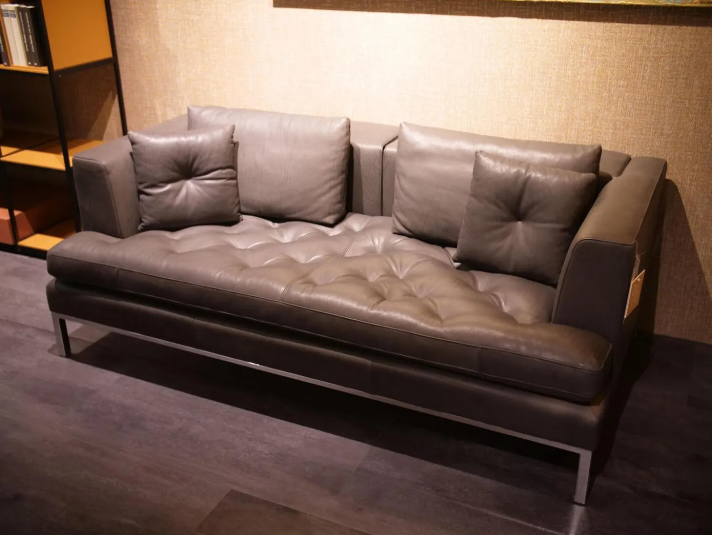 Sofa Dreisitzig DS-0040 Leder Espresso Braun Untergestell Hochglanz Verchromt Rückenpolster Hochklappbar